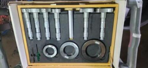 DESCRIPTION: (1) MEHANICAL INSIDE HOLE MICROMETER SET BRAND/MODEL: SPI 10-740-9 RETAIL$: 2325.18 SIZE: 1.6" RANGE QTY: 1