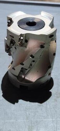 DESCRIPTION: (1) INDEXABLE SQ-SHOULDER FACE MILL BRAND/MODEL: HERTEL 45010121 RETAIL$: 649.8 SIZE: 2" DIA 3/4" ARBOR 42.72mm MAX DEPTH QTY: 1