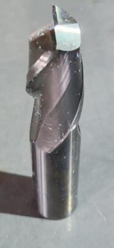 DESCRIPTION: (1) SOLID CARBIDE SQ END MIL BRAND/MODEL: ATRAX 85299485 RETAIL$: 137.55 SIZE: 3/4" 1-1/2" LOC QTY: 1