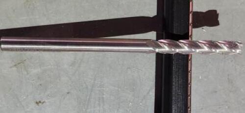 DESCRIPTION: (2) SOLID CARBIDE SQ END MILL BRAND/MODEL: HERTEL 88245038 RETAIL$: $25,69 EA SIZE: 3/16" 1-1/8" LOC QTY: 2
