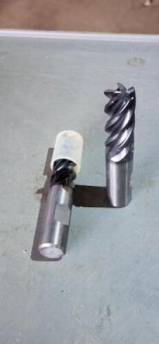 DESCRIPTION: (2) SOLID CARBIDE SQ END MILLS BRAND/MODEL: KENNAMETAL 3580786 RETAIL$: $571.98 EA SIZE: 3/4" QTY: 2