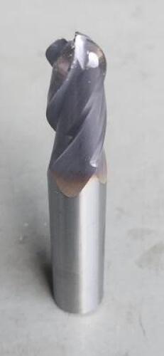 DESCRIPTION: (4) SOLID CARBIDE BALL NOSE END MILL BRAND/MODEL: NIAGARA N86369 RETAIL$: 94.7 SIZE: 0.4688" 1" LOC QTY: 4
