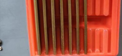 DESCRIPTION: (1) PARTIAL 6: LONG ALLOY STEEL PARALLEL SET BRAND/MODEL: AVENGER TOOLS 67184879 RETAIL$: 112.92 QTY: 1