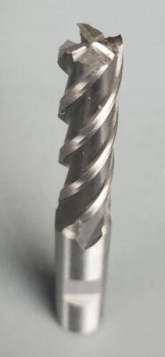 DESCRIPTION: (4) HSS SQ END MILL BRAND/MODEL: VC 59072959 RETAIL$: $176.90 EA SIZE: 7/16" 1-3/4" LOC QTY: 4
