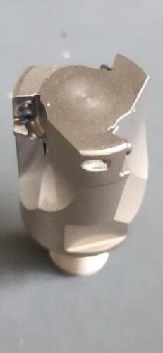 DESCRIPTION: (1) SQUARE SHOULDER INDEXABLE MILLING CUTTER BRAND/MODEL: SECO 02772722 RETAIL$: 536.6 SIZE: 1.25" DIA QTY: 1