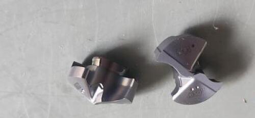 DESCRIPTION: (10) IDI CARBIDE REPLACEABLE DRILL TIPS BRAND/MODEL: ISCAR 5504902 RETAIL$: $108.36 PER INSERT SIZE: 0.65" DIA QTY: 10