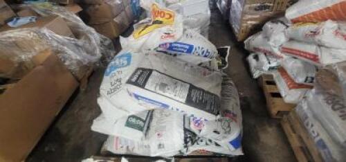 DESCRIPTION: (1) PALLET OF MISC ABSORBENT QTY: 1