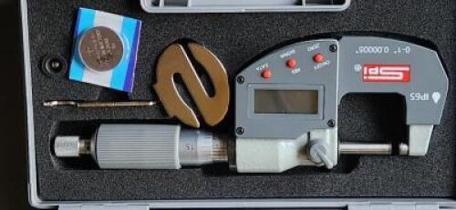 DESCRIPTION: (1) IP65 ELECTRONIC OUTSIDE MICROMETER BRAND/MODEL: SPI 15-95394 RETAIL$: 248.6 SIZE: 0-1" RANGE QTY: 1