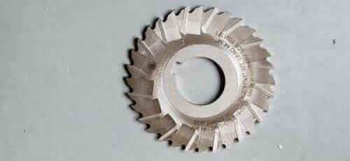 DESCRIPTION: (3) 32, STAGGERED TOOTH COBALT SIDE CHIP SAW BLADE BRAND/MODEL: CONTROX 64000292 RETAIL$: $465.88 EA SIZE: 3" DIA 0.0781" THICK 1" ARBOR