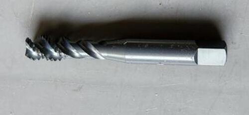DESCRIPTION: (5) HSS STI SPIRAL FLUTE BOTTOMING TAPA BRAND/MODEL: OSG 8013001 RETAIL$: $83.02 EA SIZE: 5/16-18 QTY: 5