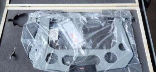 DESCRIPTION: (1) SNAP GAGE BRAND/MODEL: SPI 14-305-7 RETAIL$: 858.45 SIZE: 7/16" x 9/16" FALT ANVILS QTY: 1