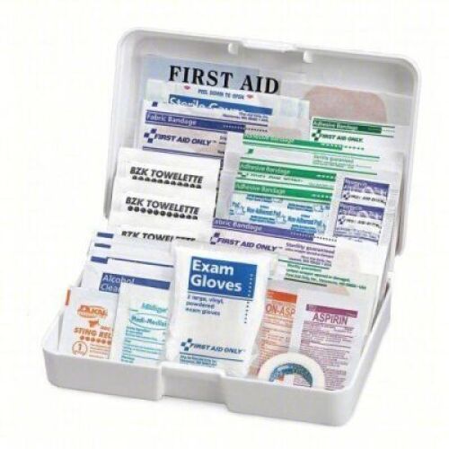 DESCRIPTION: (4) AUTO FIRST AID KIT BRAND/MODEL: FIRST AID ONLY #3PWN1 RETAIL$: 9.82 SIZE: 40 PIECES PER KIT QTY: 4