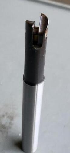 DESCRIPTION: (1) INDEXABLEL BALL NOSE END MILL BRAND/MODEL: HERTEL 91856419 RETAIL$: $162.47 SIZE: 5/8" DIA 0.118" DOC 5/8" SD QTY: 1