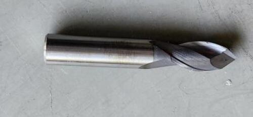 DESCRIPTION: (4) SOLID CARBIDE 90 DEGREE DRILL MILL BRAND/MODEL: MADE IN USA 267928 RETAIL$: $66.88 EA SIZE: 7/16" QTY: 4