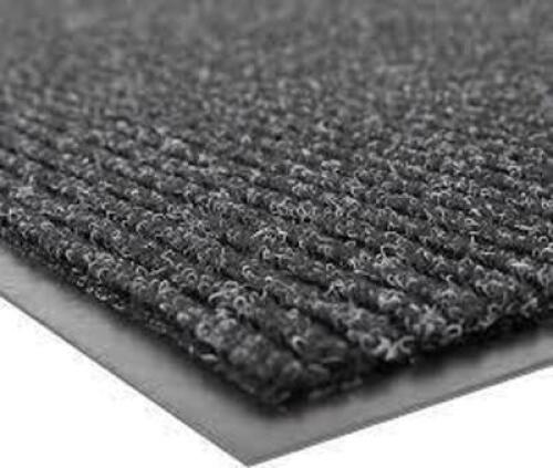 DESCRIPTION: (1) BRUSH STEP ENTRANCE MAT BRAND/MODEL: NOTRAX #B004X2I8NM INFORMATION: CHARCOAL RETAIL$: $139.35 EA SIZE: 3' X 5' QTY: 1