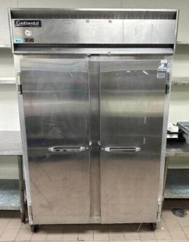 DESCRIPTION: 52" SOLID DOOR STAINLESS STEEL REACH-N REFRIGERATOR ON CASTERS BRAND/MODEL: CONTINENTAL 2R LOCATION: KITCHEN QTY: 1