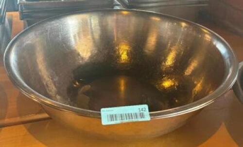 (2) - STAINLESS STEEL MIXING BOWLS