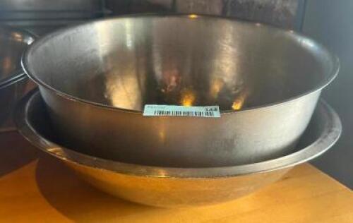 (2) - STAINLESS STEEL MIXING BOWLS