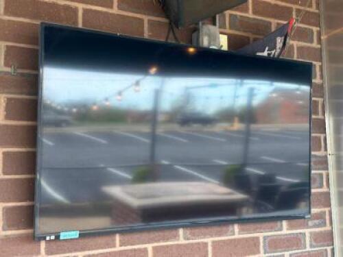 50" TELIVISION WITH WALL MOUNT