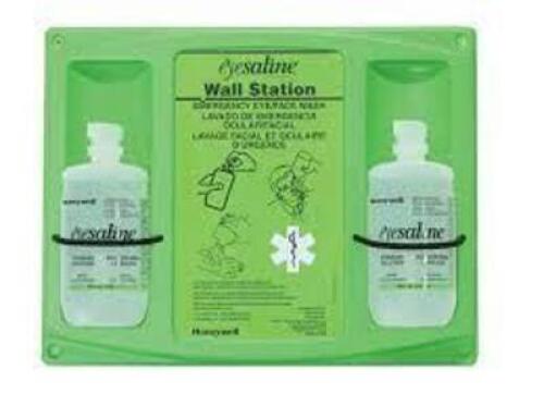 DESCRIPTION (4) EMERGENCY EYE/FACE WASH DOUBLE BOTTLE STATION BRAND/MODEL HONEYWELL #T9F116270 ADDITIONAL INFORMATION RETAILS FOR $50.95 SIZE 32 OZ TH