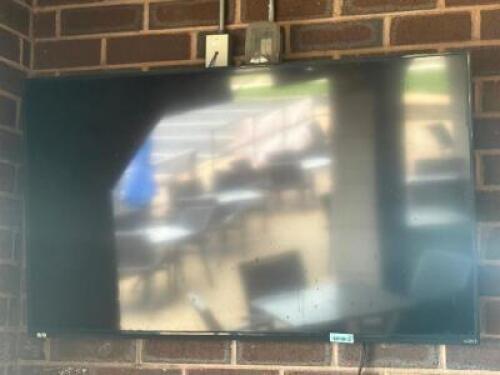 50" TELIVISION WITH WALL MOUNT