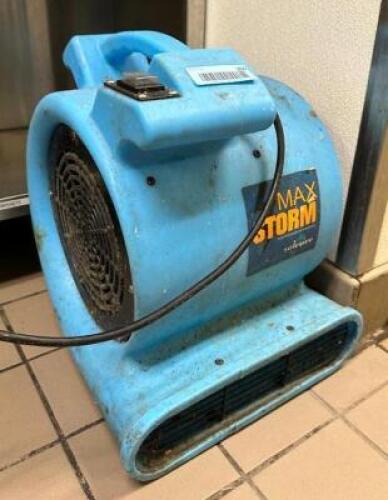 DESCRIPTION: MAX STORM INDUSTRIAL AIR MOVER BRAND/MODEL: SOLEAIRE LOCATION: KITCHEN QTY: 1