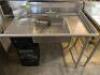 DESCRIPTION 48" RIGHT SIDE STAINLESS SOIL TABLE W/ SPRAY STATION. BRAND/MODEL EAGLE SDTR-48-16/4 LOCATION BAY 6 QUANTITY 1