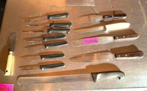 DESCRIPTION: ASSORTED KNIVES AND SPREADERS AS SHOWN QTY: 1