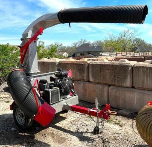 DESCRIPTION: LITTLE WONDER MONSTER SHREDDING TRUCKLOADER BRAND/MODEL: LITTLE WONDER INFORMATION: 35 HP BRIGGS VANGUARD ELECTRIC START ENGINE; 7 GALLON