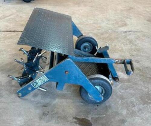 DESCRIPTION: AERO8TOR 30" HYBRID SULKY LAWN AERATOR BRAND/MODEL: AERO8TOR LOCATION WAREHOUSE #2 SIZE: 30"