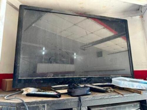 DESCRIPTION: VIZIO 40" FLAT SCREEN BRAND / MODEL: VIZIO LOCATION: BUILDING 4 QTY: 1