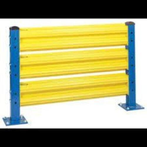DESCRIPTION: (2) GUARD RAILING BRAND/MODEL: LYON #5VN30 INFORMATION: YELLOW RETAIL$: $140.00 EA QTY: 2