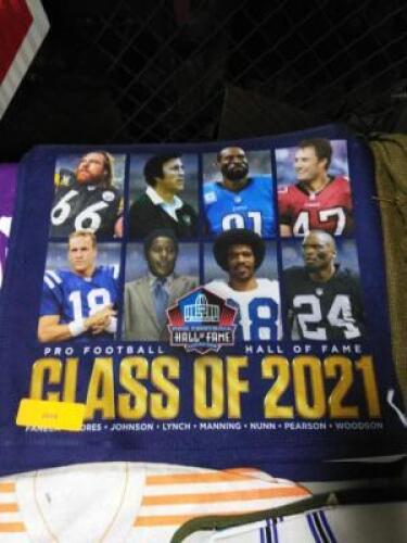 DESCRIPTION: (6) FOOTBALL HALL OF FAME BRAND/MODEL: CLASS OF 2021 INFORMATION: TOWEL RETAIL$: $12.58 EA QTY: 6