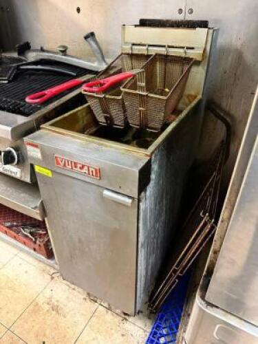 DESCRIPTION: VULCAN 40 LB. GAS DEEP FRYER. BRAND / MODEL: LG400 ADDITIONAL INFORMATION NATURAL GAS, 120,000 BTU. COMES W/ (2) BASKETS AND (1) STAINLES