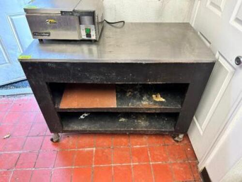 DESCRIPTION: 44" WOODEN COUNTER W/ STAINLESS TOP ADDITIONAL INFORMATION CONTENTS ARE NOT INCLUDED. LOCATION: RESTAURANT QTY: 1