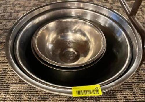 DESCRIPTION: (4) PIECE STAINLESS MIXING BOWL SET. LOCATION: MAIN HALL THIS LOT IS: SOLD BY THE PIECE QTY: 4