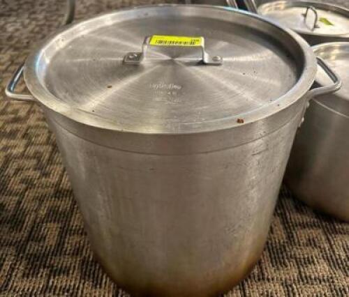 DESCRIPTION: 40 QT ALUMINUM STOCK POT W/ LID SIZE 40 QT LOCATION: MAIN HALL QTY: 1