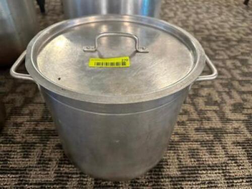 DESCRIPTION: 20 QT ALUMINUM STOCK POT W/ LID SIZE 20 QT LOCATION: MAIN HALL QTY: 1