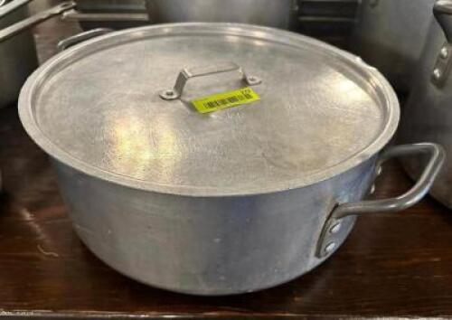 DESCRIPTION: ROASTING PAN STOCK POT W/ LID LOCATION: MAIN HALL QTY: 1