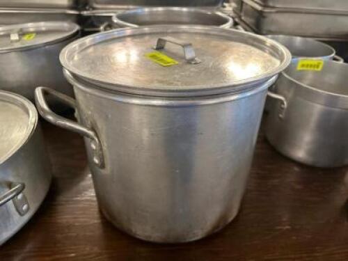 DESCRIPTION: 24 QT ALUMINUM STOCK POT W/ LID SIZE 24 QT LOCATION: MAIN HALL QTY: 1