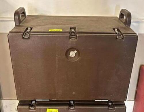 DESCRIPTION: INSULATED PAN CARRIER BRAND/MODEL: CARLISLE LOCATION: MAIN HALL QTY: 1