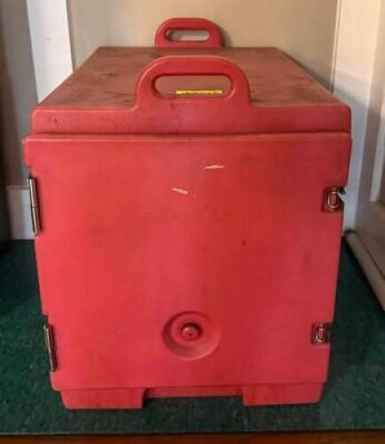 DESCRIPTION: INSULATED PAN CARRIER BRAND/MODEL: CARLISLE LOCATION: MAIN HALL QTY: 1