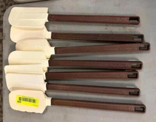 DESCRIPTION: ASSORTED SILICONE SPATULAS LOCATION: MAIN HALL QTY: 1