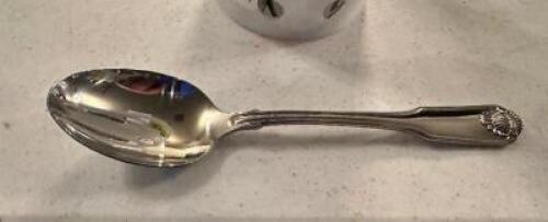 DESCRIPTION: (8) STAINLESS CHAFFER SPOONS LOCATION: MAIN HALL THIS LOT IS: SOLD BY THE PIECE QTY: 8