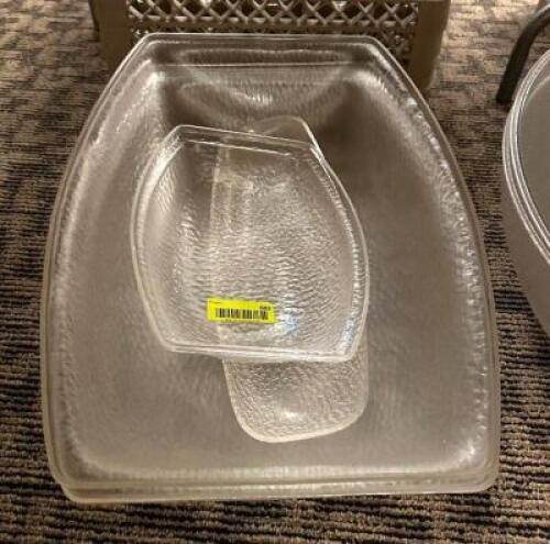 DESCRIPTION: (5) PLASTIC SALAD BOWLS LOCATION: MAIN HALL QTY: 5