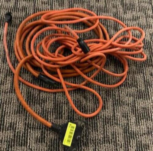 DESCRIPTION: EXTENSION CORD LOCATION: MAIN HALL QTY: 1