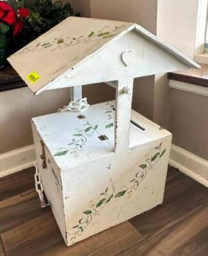 DESCRIPTION: HANGING WOODEN CARD BOX LOCATION: FRONT ENTRANCE HALLWAY QTY: 1