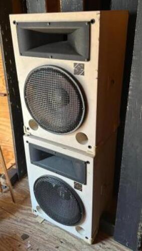 DESCRIPTION: (2) 360W SPEAKERS BRAND/MODEL: TOA HS-215 LOCATION: SHED QTY: 2