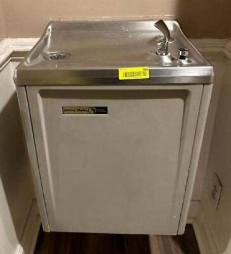 DESCRIPTION: HALSEY TAYLOR ENERGY EFFICIENT DRINKING FOUNTAIN LOCATION: BATHROOOM HALLWAY QTY: 1