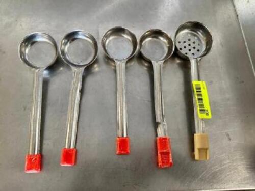 DESCRIPTION: (5) STAINLESS PORTION SERVERS LOCATION: BAY 6 THIS LOT IS: SOLD BY THE PIECE QTY: 5